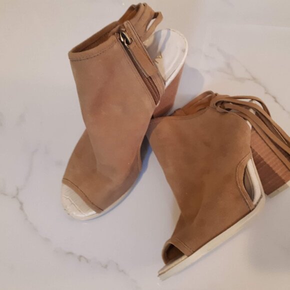 EUC Aldo Lennoxville tan suede open back bootie, 6 - Picture 4 of 8